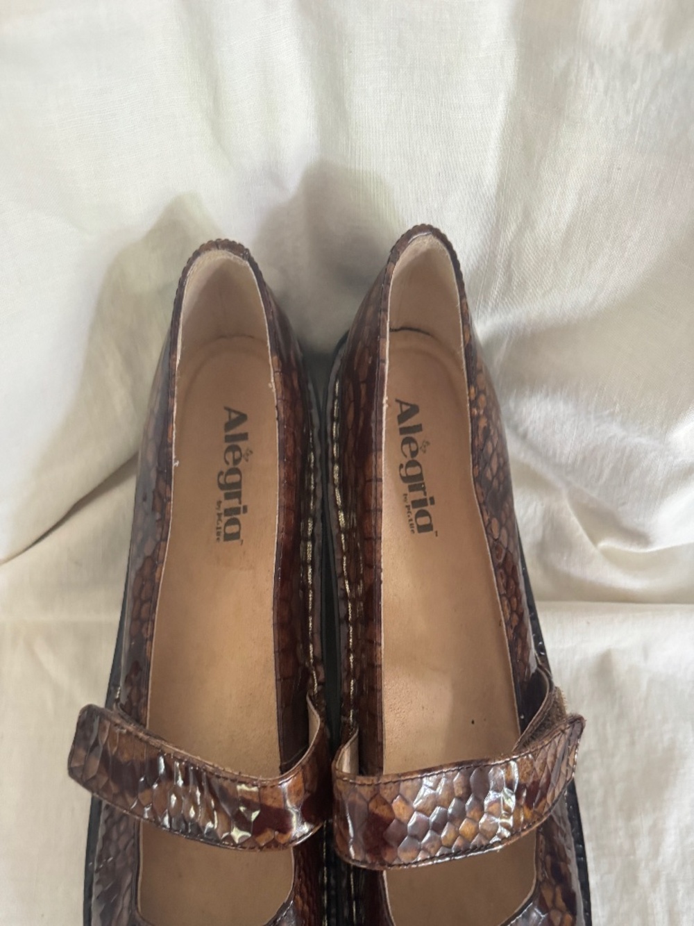 ALEGRIA FELIZ MARY JANE COMFORT SHOES BROWN SNAKE PRINT PATENT LEATHER - SIZE 41